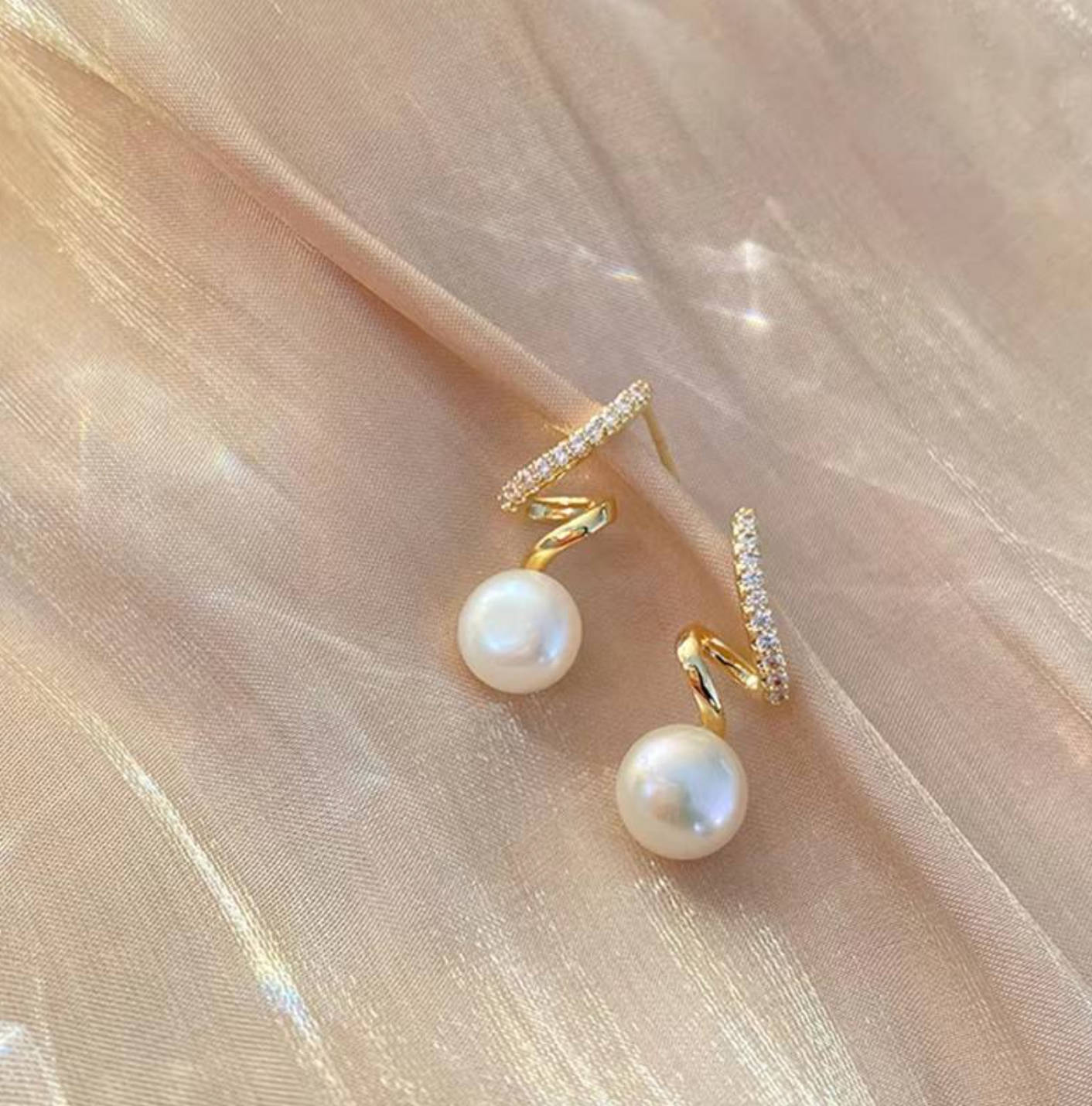 Rhinestone Twisted Pearl Earrings